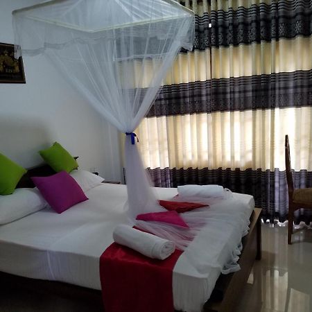 Yashumi Homestay Dambulla Exterior foto