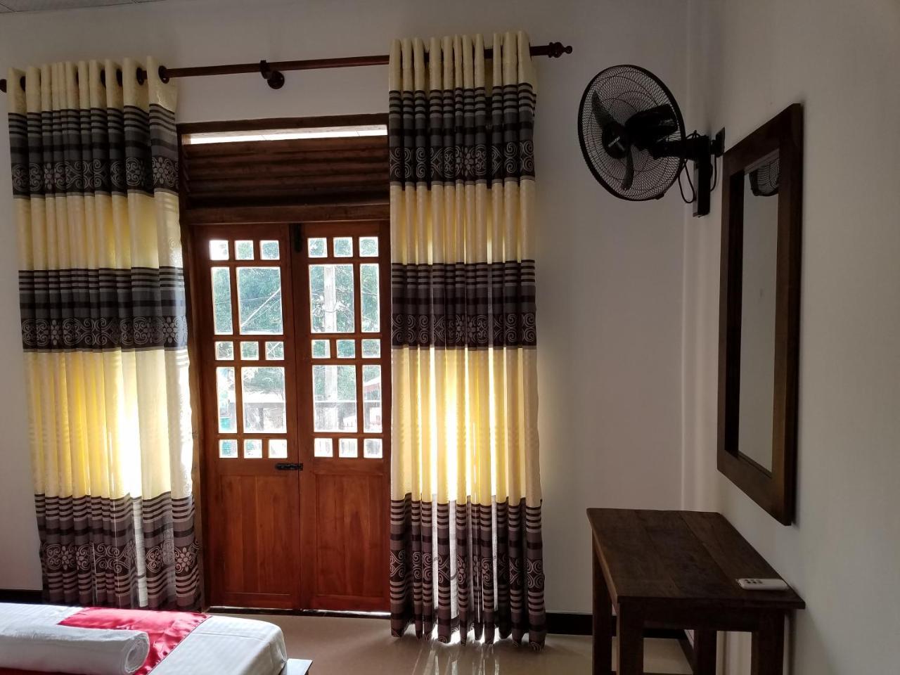 Yashumi Homestay Dambulla Exterior foto